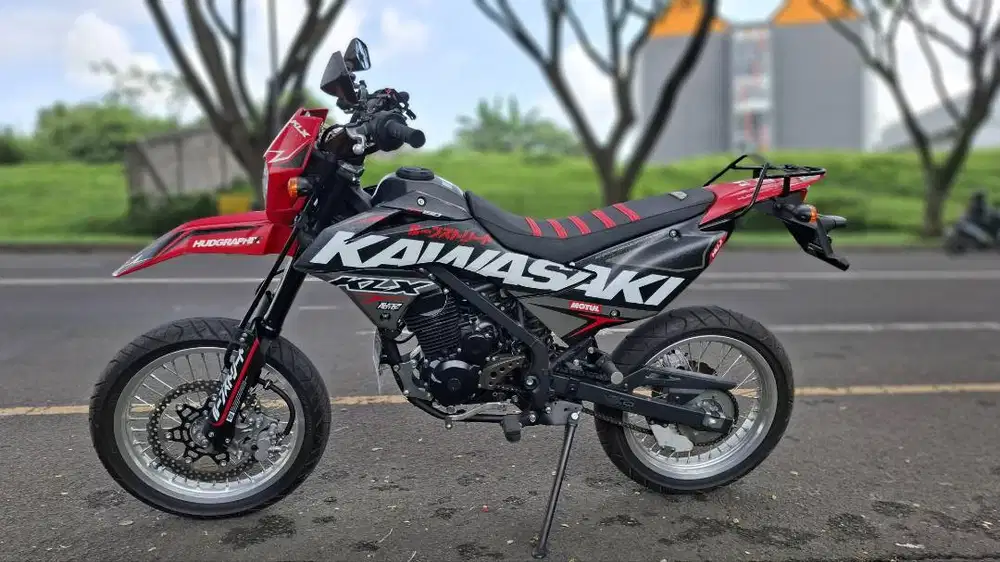 Dijual motor Kawasaki KLX 150 SM (Supermoto) 2023 :