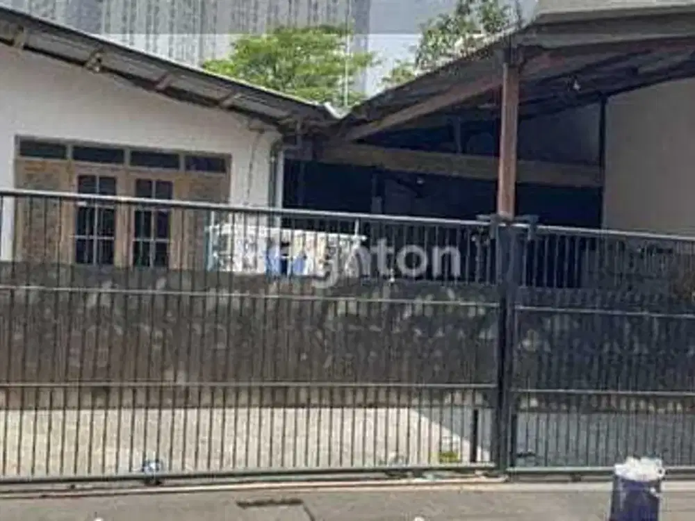JUAL CEPAT RUMAH HITUNG TANAH SEMAMPIR TENGAH SELANGKAH DARI RAYA MERR