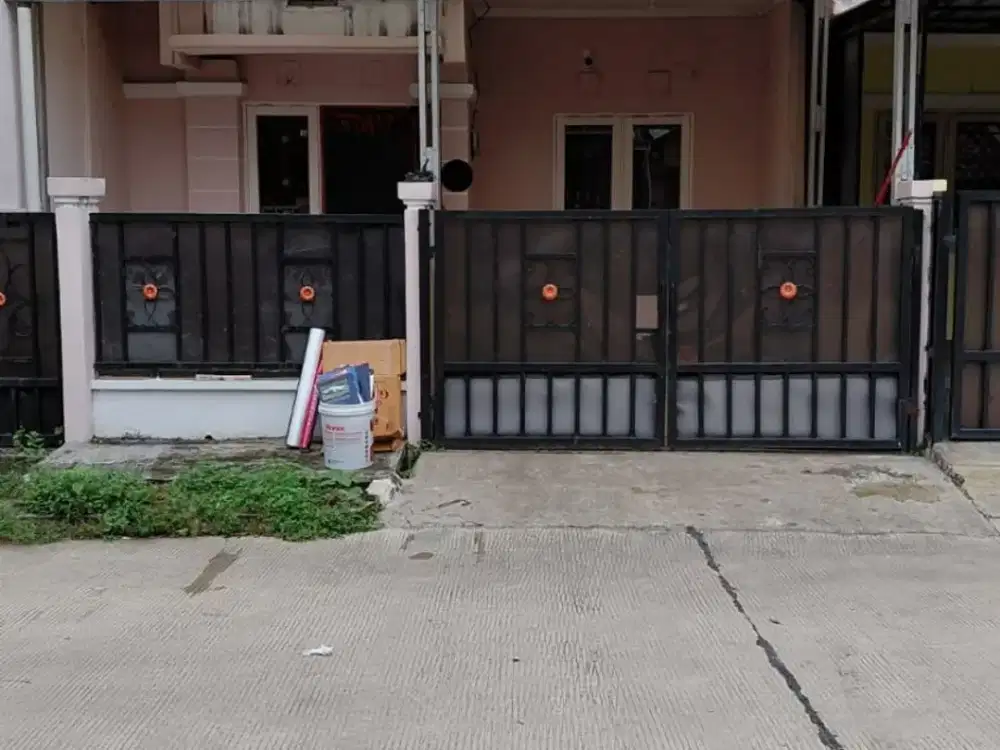 Disewa rumah tinggal dengan area bebas banjir di Harapan Indah 1