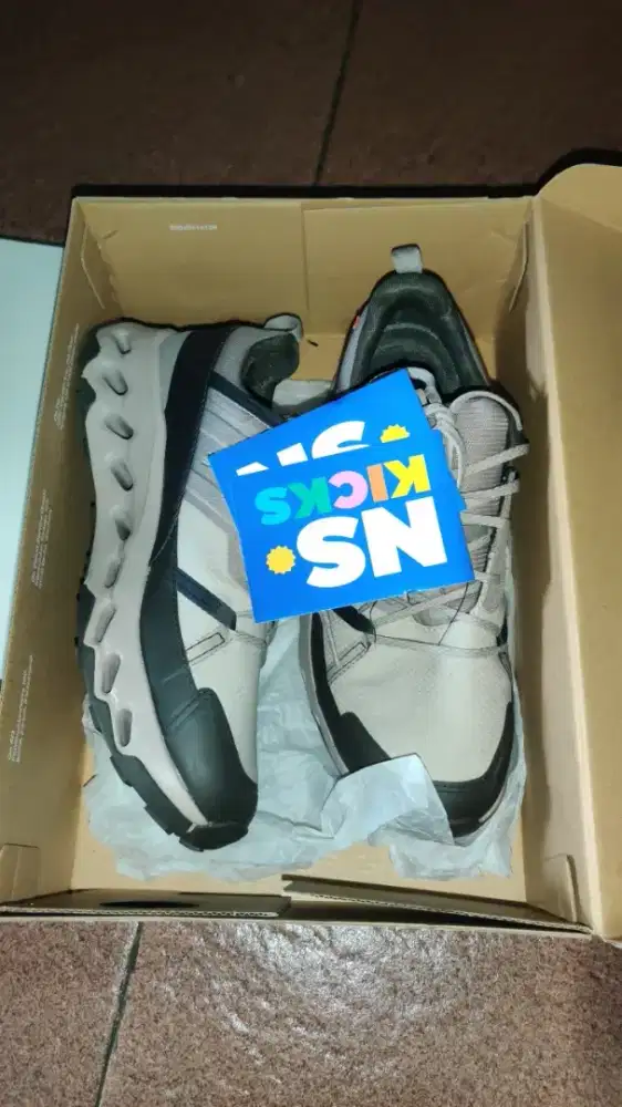 Sepatu On Cloud Like New size 42