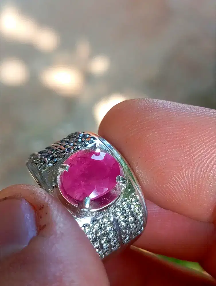 Burmese ruby sertifikat besar ring perak microsetting tebal mewah