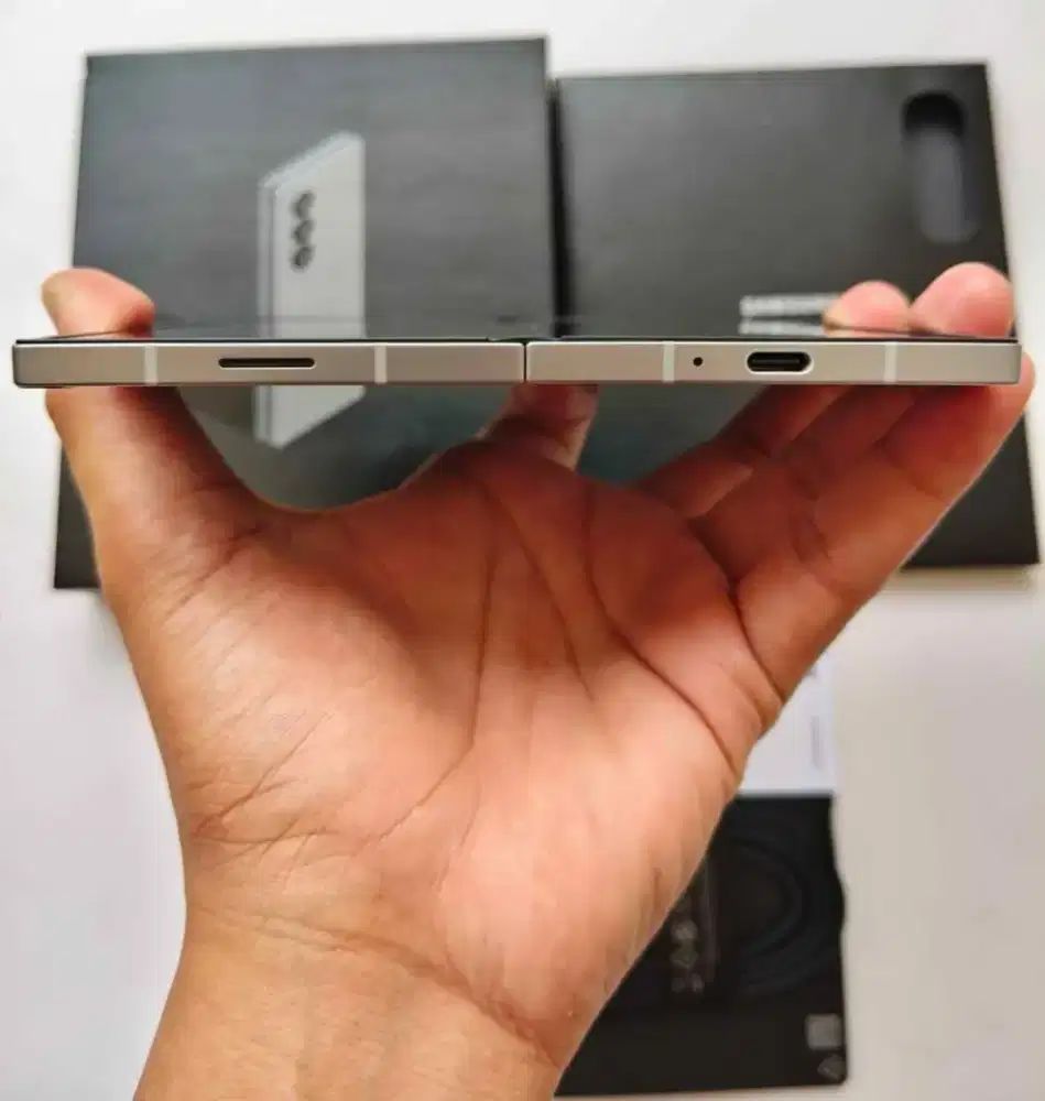SAMSUNG Z FOLD 6 5G RAM 12/256GB ORIGINAL SEIN NORML

TAMPILAN MEWAH