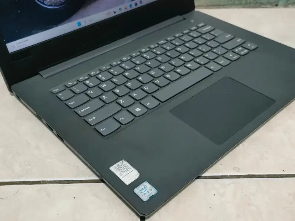 Lenovo Ideapad V130