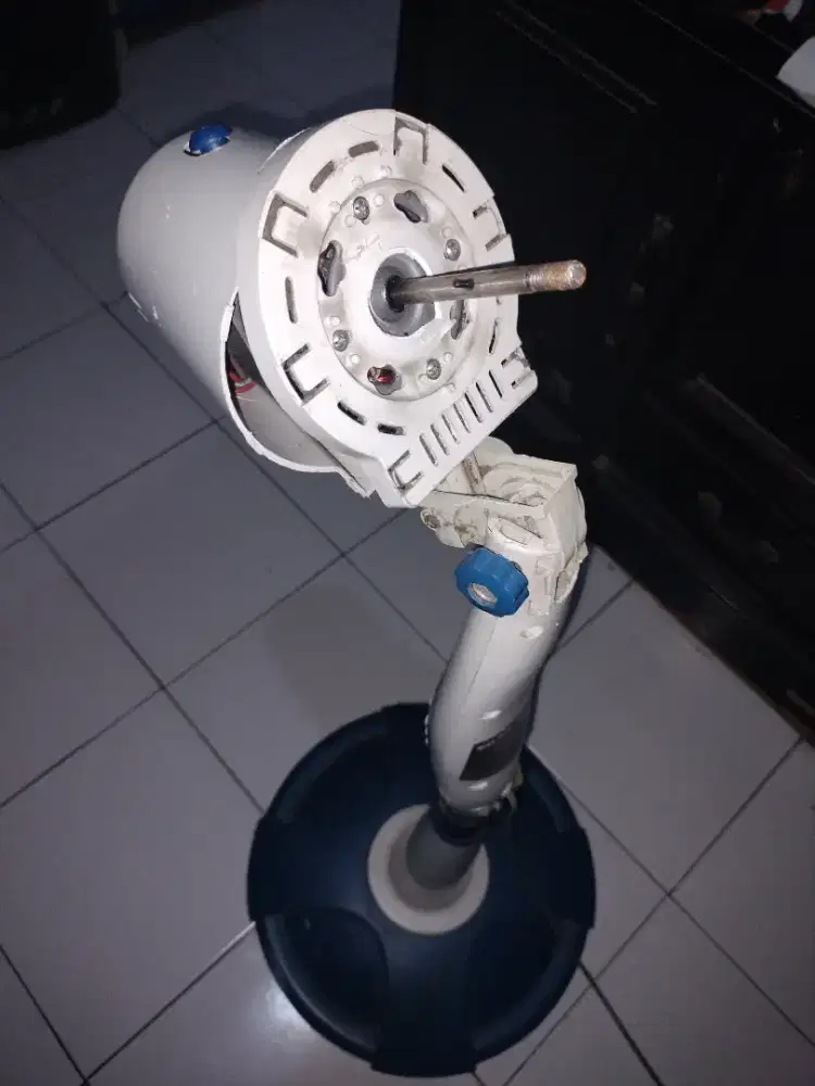 Kipas angin, tapi baling-balingnya hilang