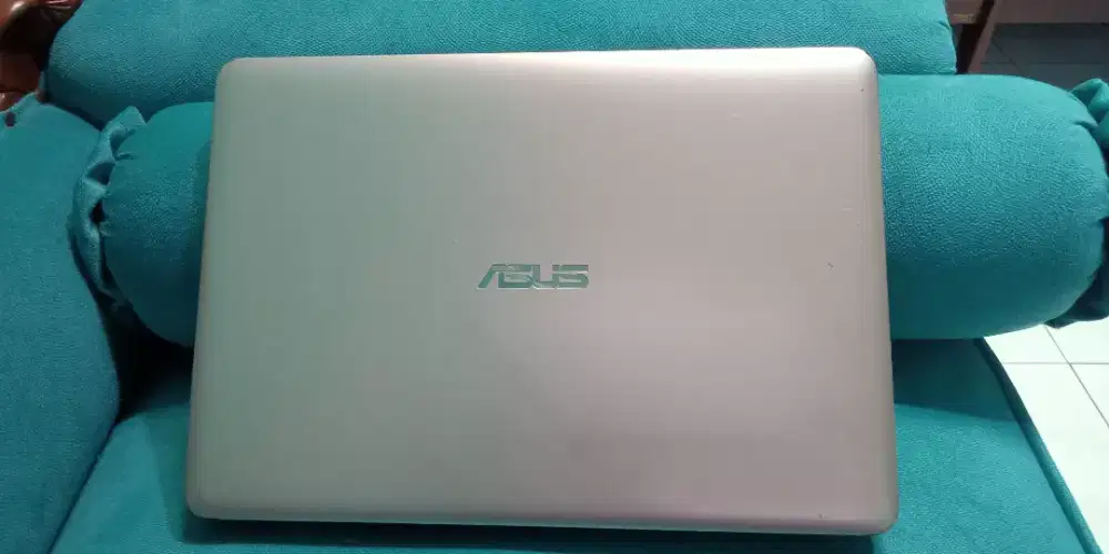 Laptop ASUS notebook x441M