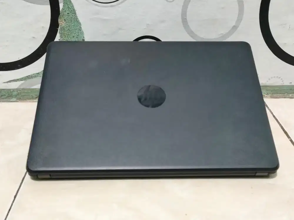 Laptop HP 14 - bs745TU