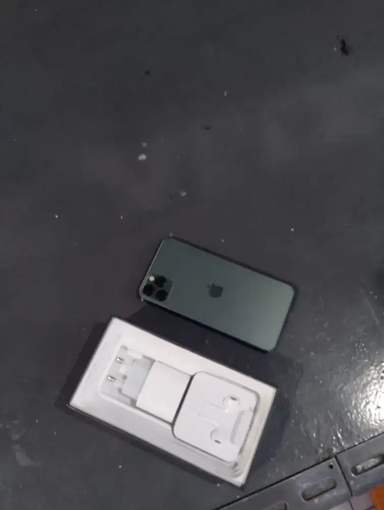 Iphone 11 pro max 256gb maka dari itu baru
