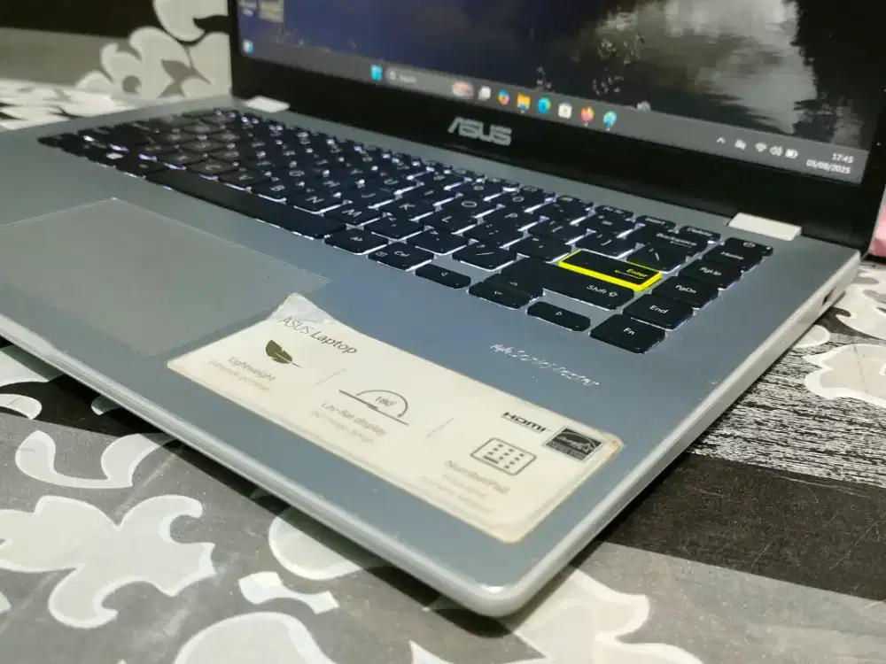 Laptop Asus E410M
