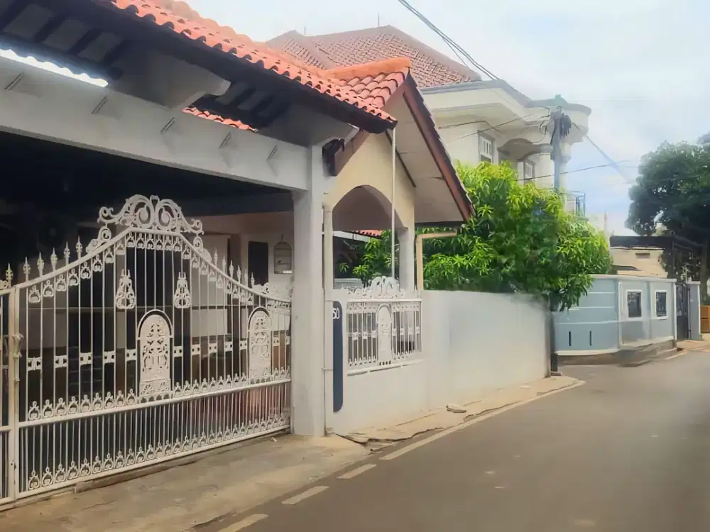 Rumah Dijual Lubang Buaya, Cipayung. Tanah Luas, Strategis - NEGO