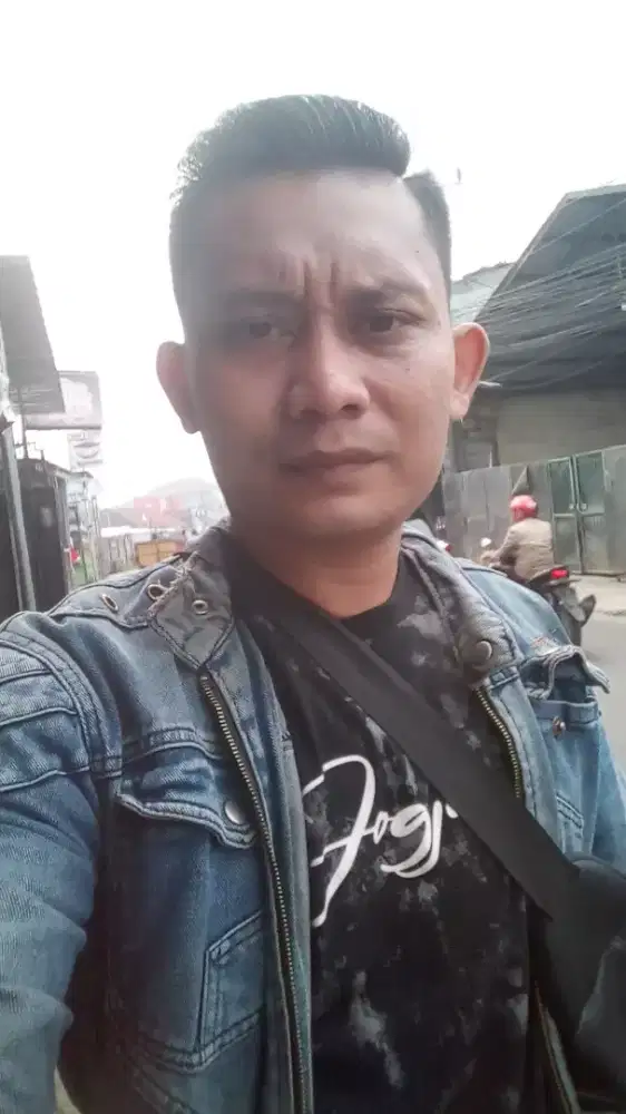Cari pekerjaan apa saja yang penting Halal.