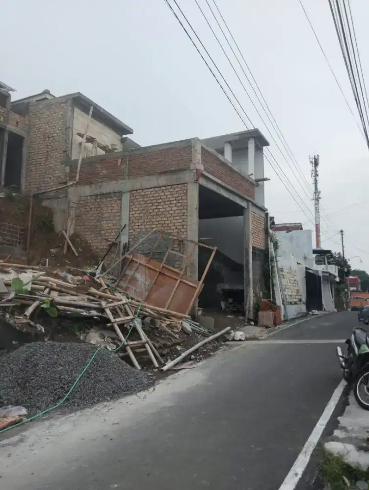 Rumah baru tengah kota dekat RS karyadi semarang