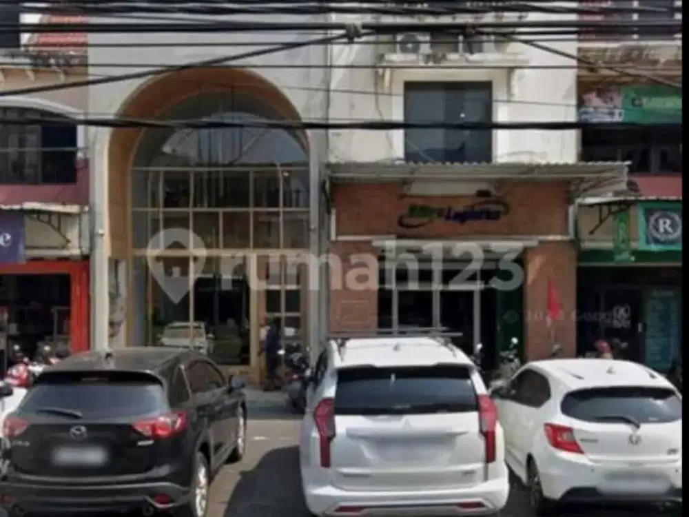 Dijual Cepat Ruko Strategis 3 Lantai Lokasi Solo Baru luas 129m2 BU!!