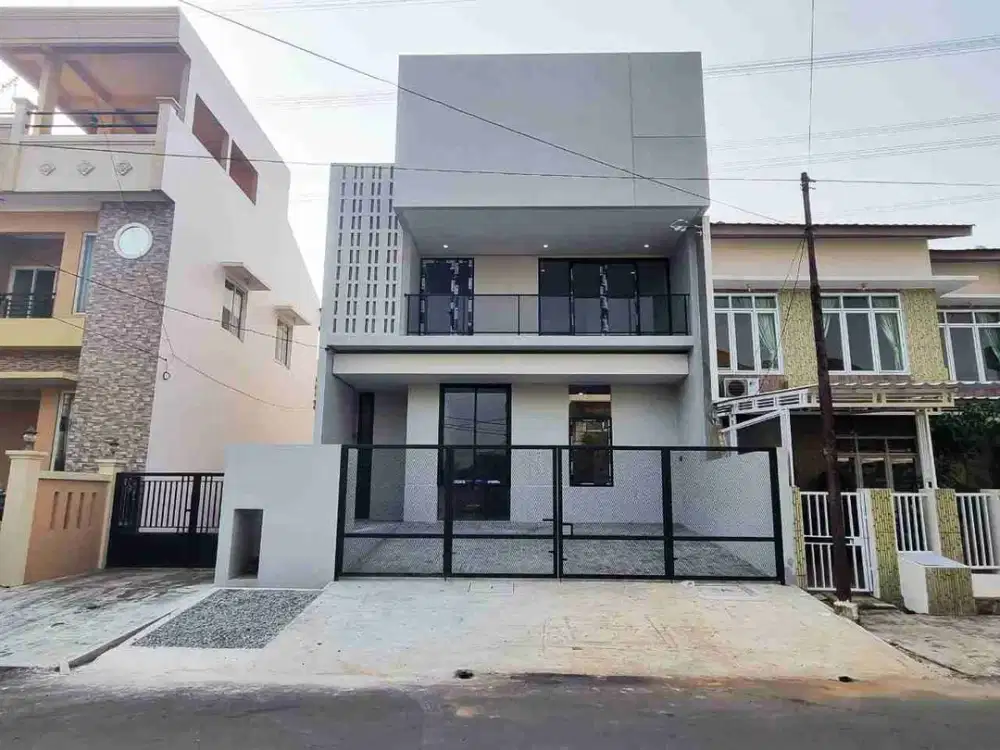 Dijual rumah 2 lantai full renovasi sektor 7c gading Serpong Tangerang