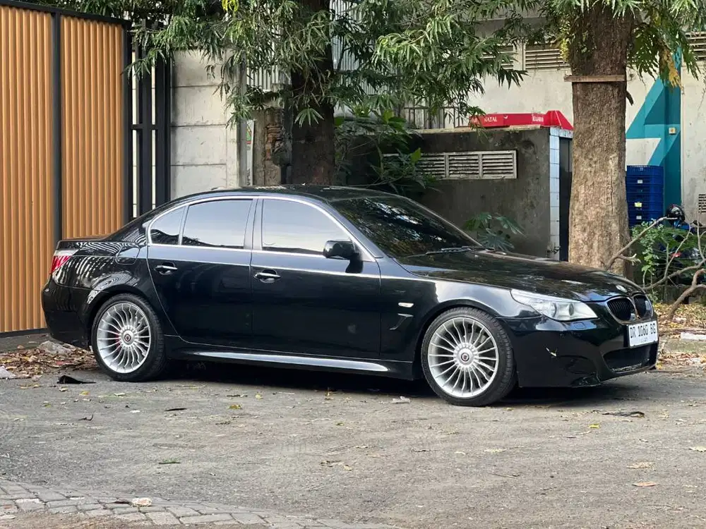 Bmw 523i (2008)