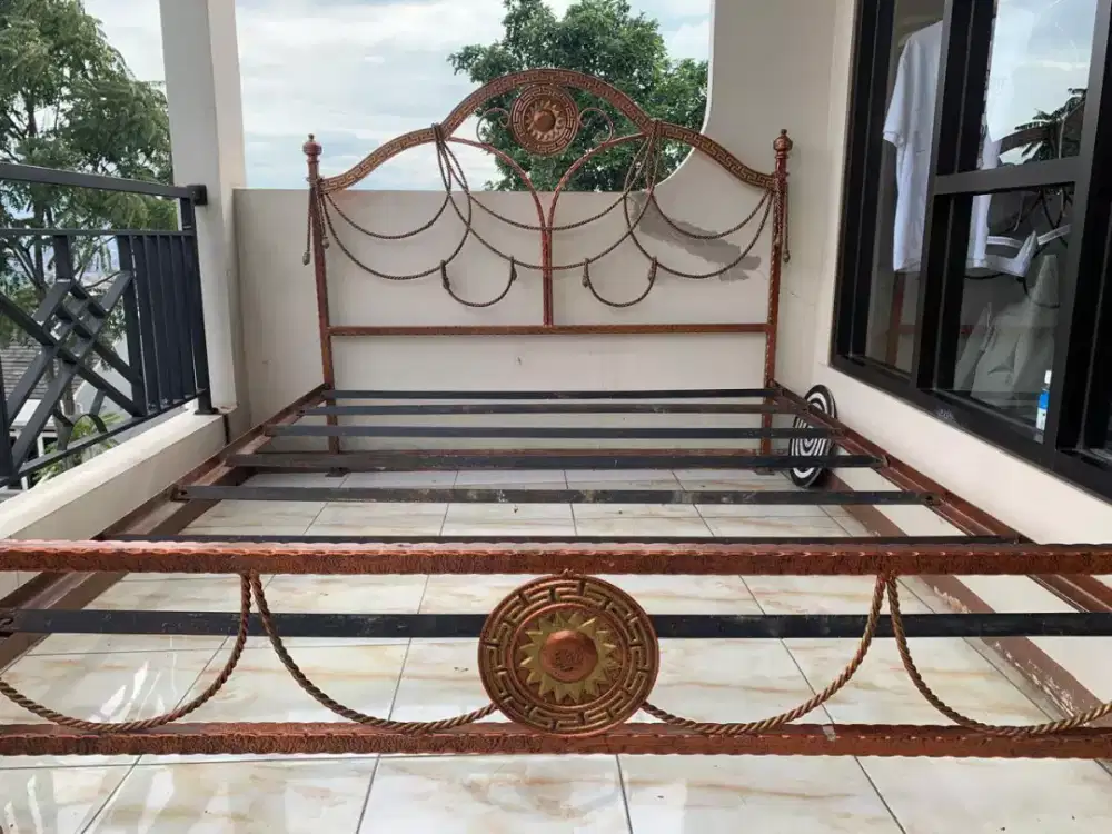 Ranjang Besi Tempa Queen MURAH bonus Springbed Bandung