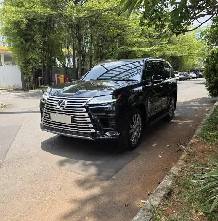 2025 Lexus LX700h Hybrid VIP 4-Seater ATPM