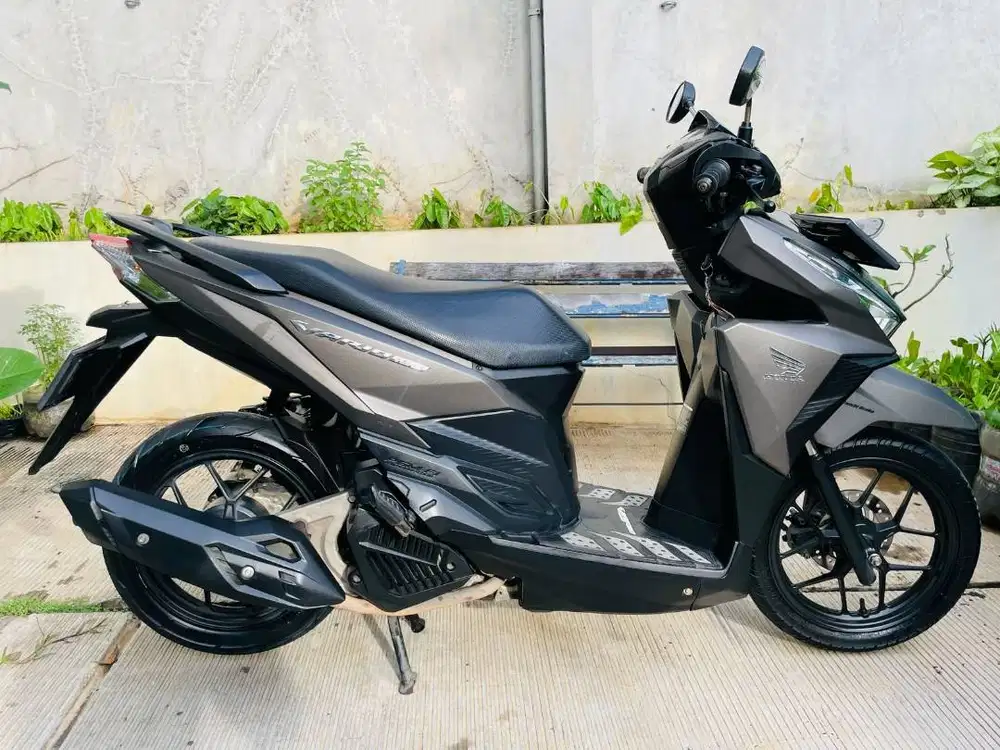 HONDA VARIO 150 PEMAKAIAN PRIBADI MAHASISWI DIJUAL SEGERA!