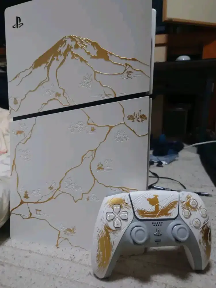 Ps 5 slim ghost of yotei gold limited edition