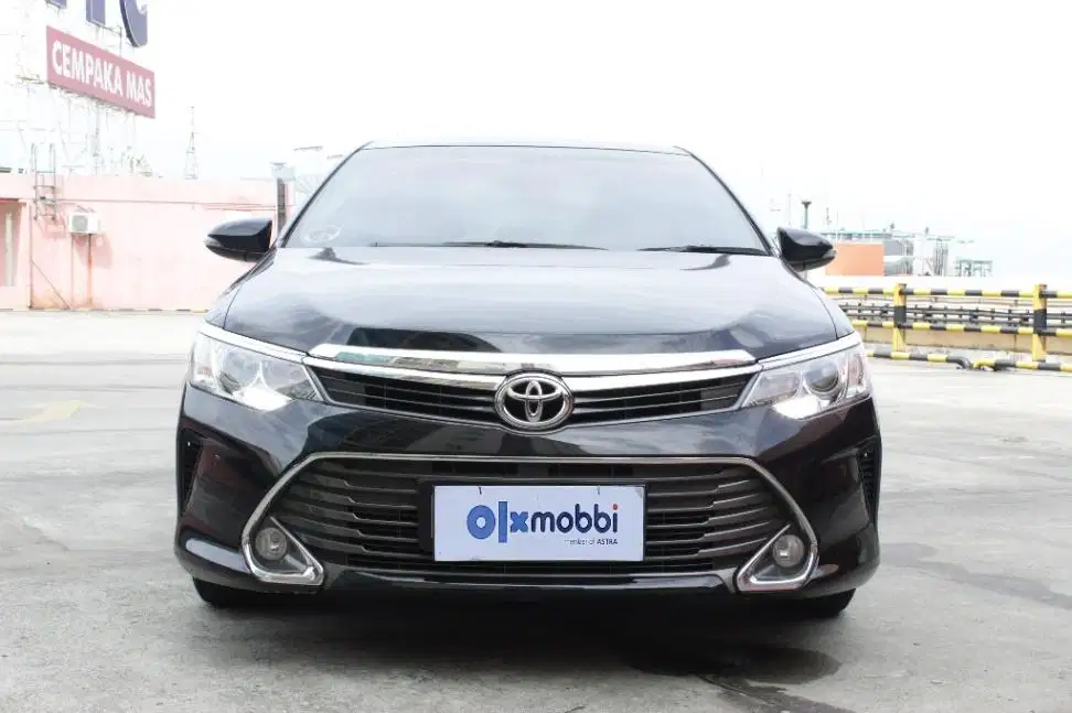 TDP 10JT Toyota Camry 2.5 V Bensin-AT Hitam 2016