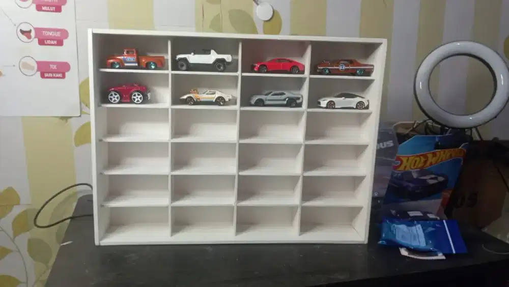 Jual Rak mainan mobil hot wheels 24 slot PVC board warna putih
