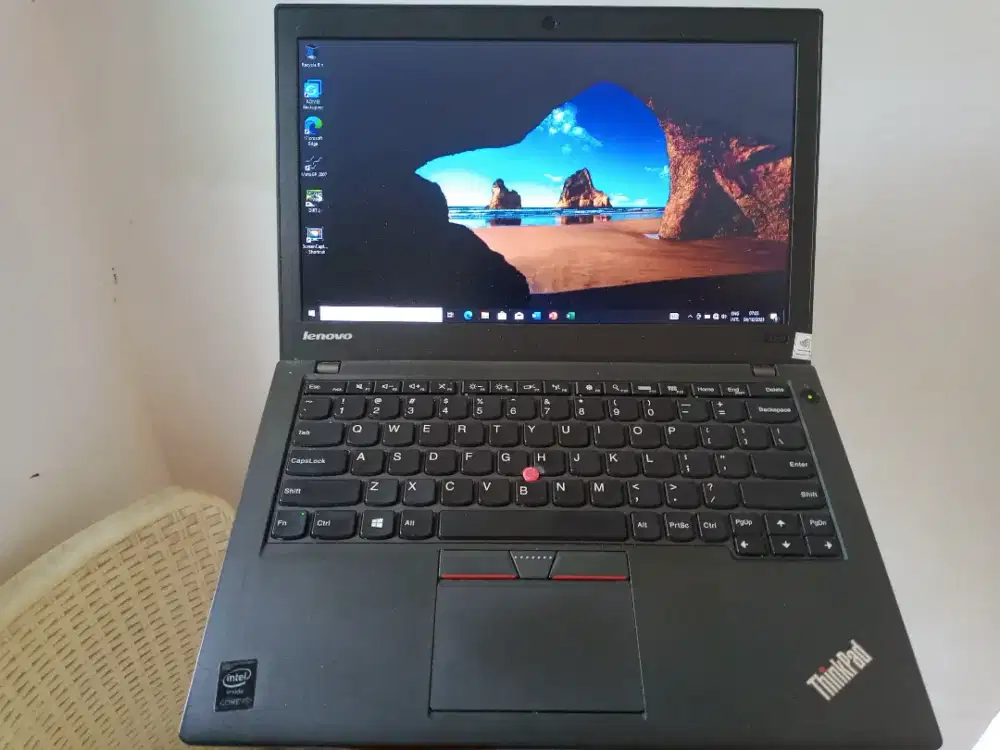 Laptop lenovo thinkpad i5 ram 8 ssd 128 ngebut
