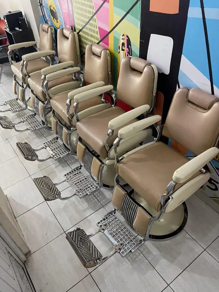 Kursi TAKARA bekas barbershop second bangku pangkas salon cukur barber