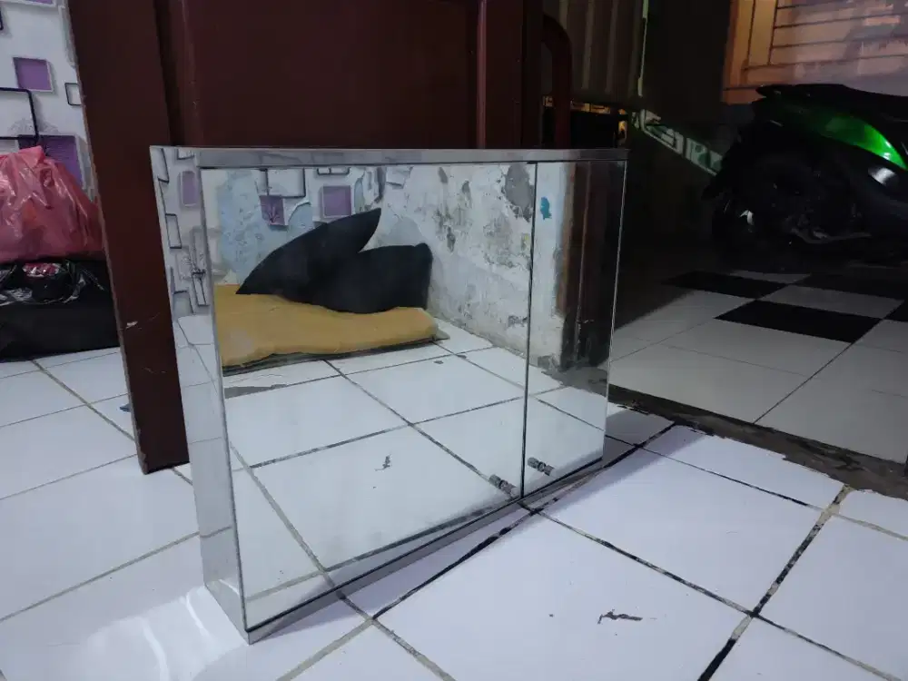 Box stainless dan kaca Krisbow 2 pintu