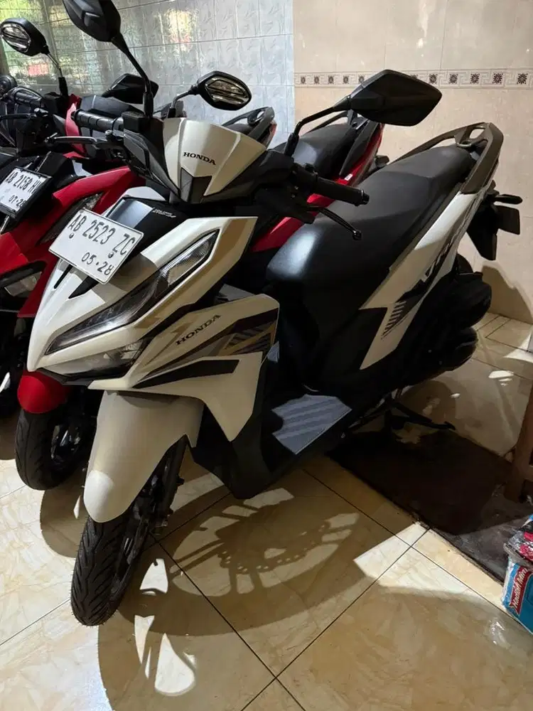 Vario 125 k2v putih 2023 keyless Gbm