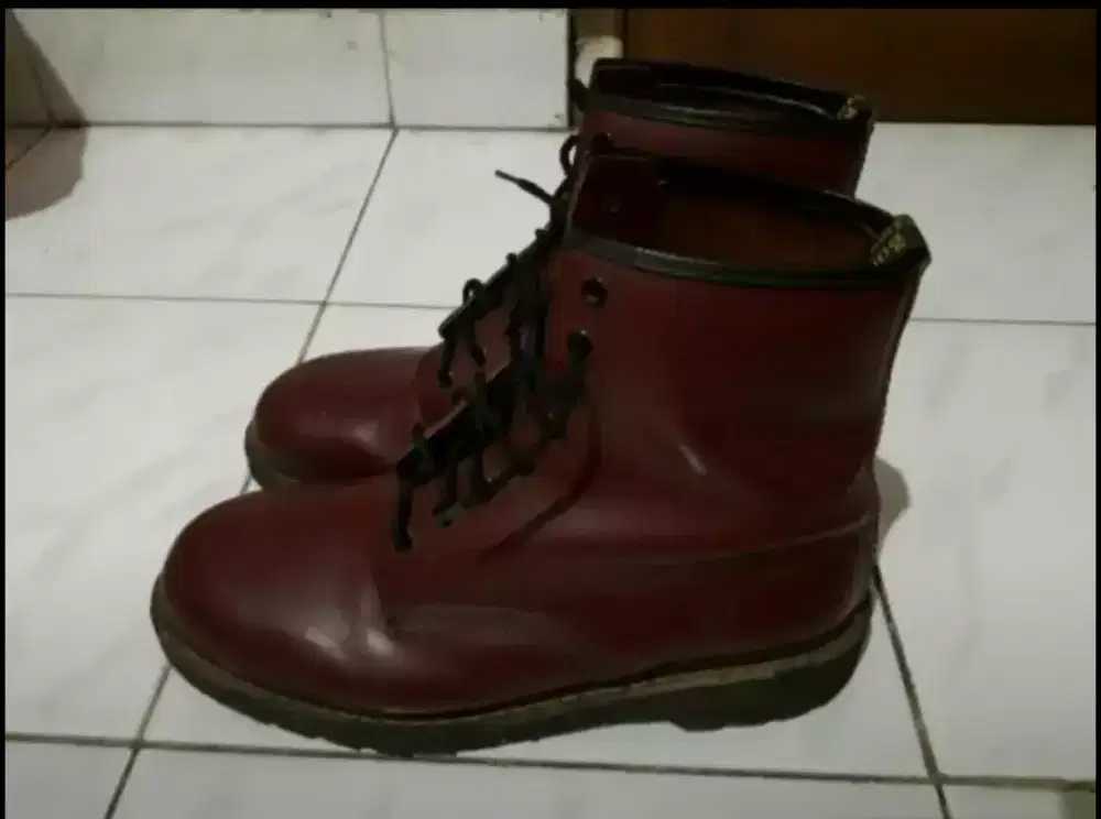 Sepatu Dr Martens Vintage Original England Gratis 1