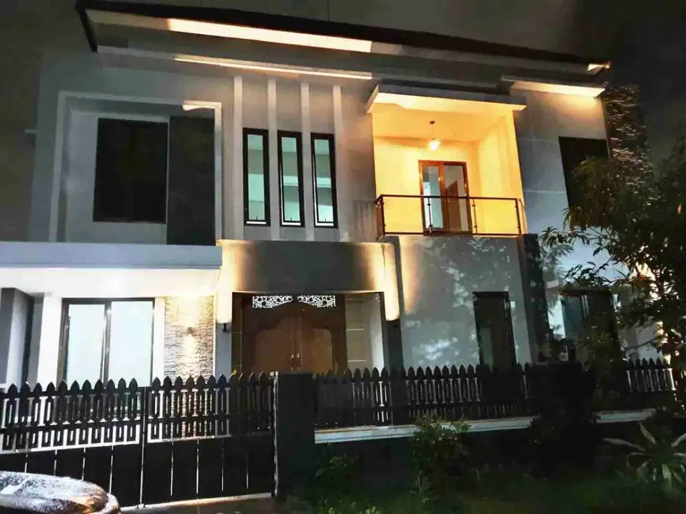 DIJUAL/DISEWAKAN RUMAH FURNISH + TAMAN LUAS DI PERMATA JINGGA, MALANG