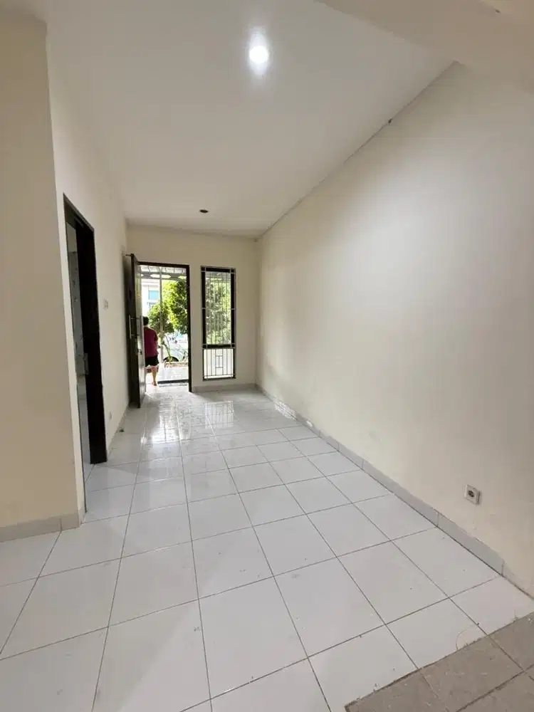 Disewakan Rumah Grand Batavia Breeze