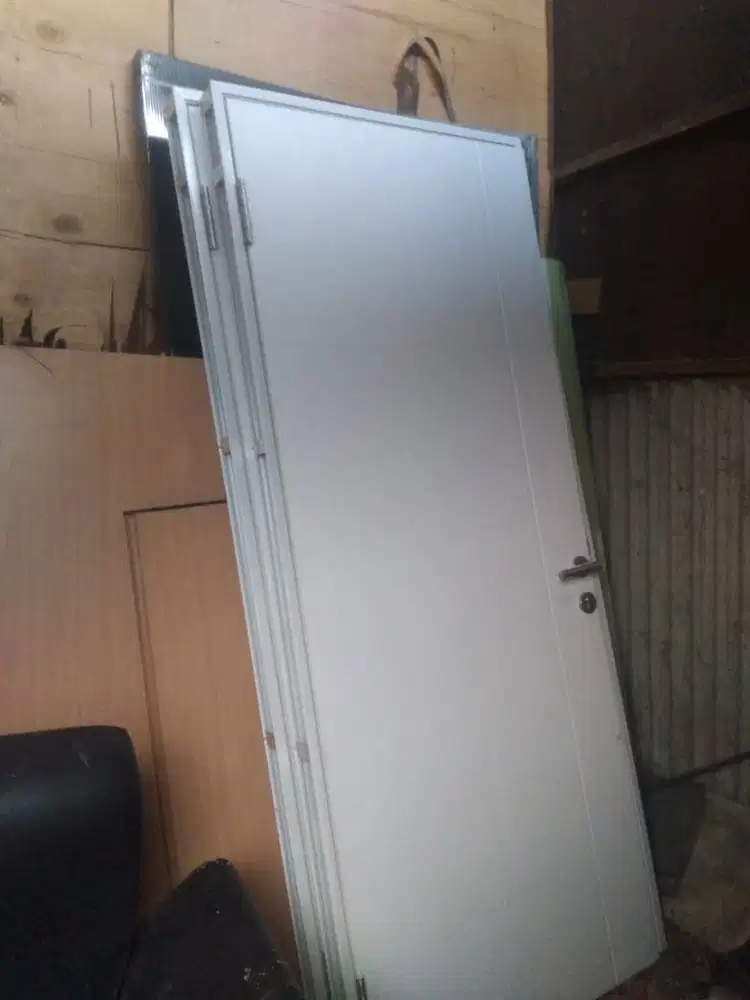 Pintu kamar kayu UK.tinggi 210 x 90 ,