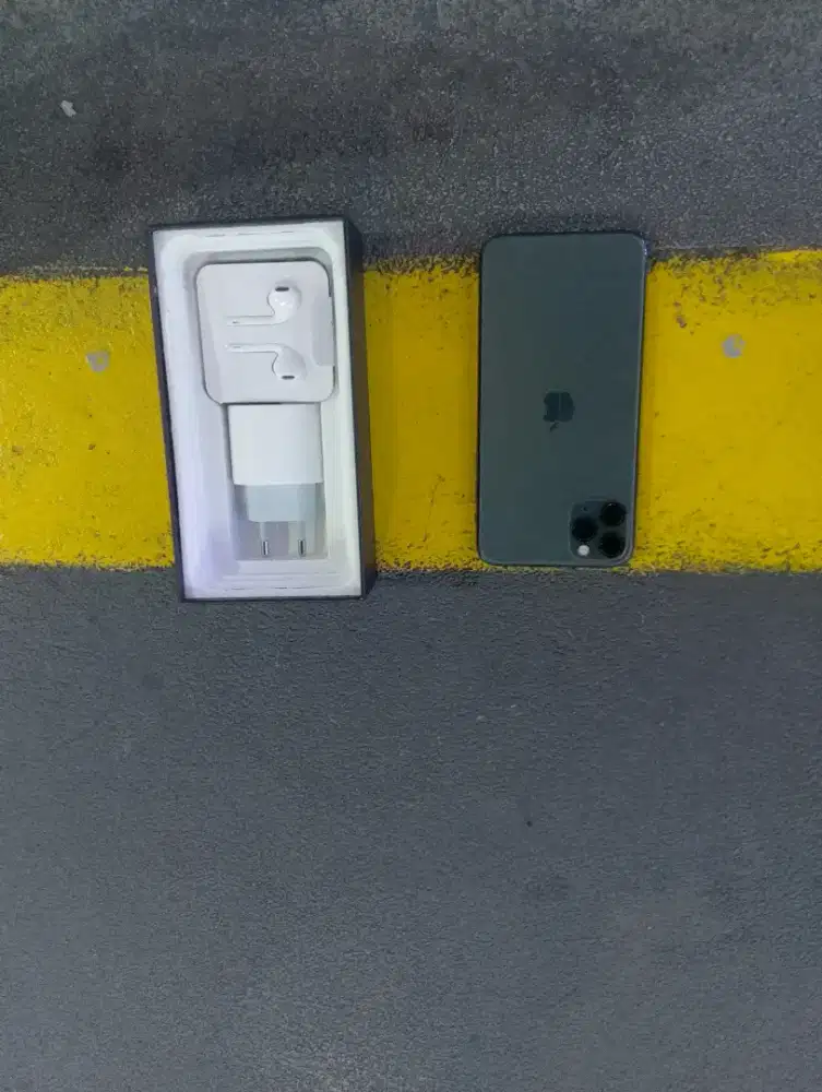 Iphone 11 pro max 256gb yes baru gan