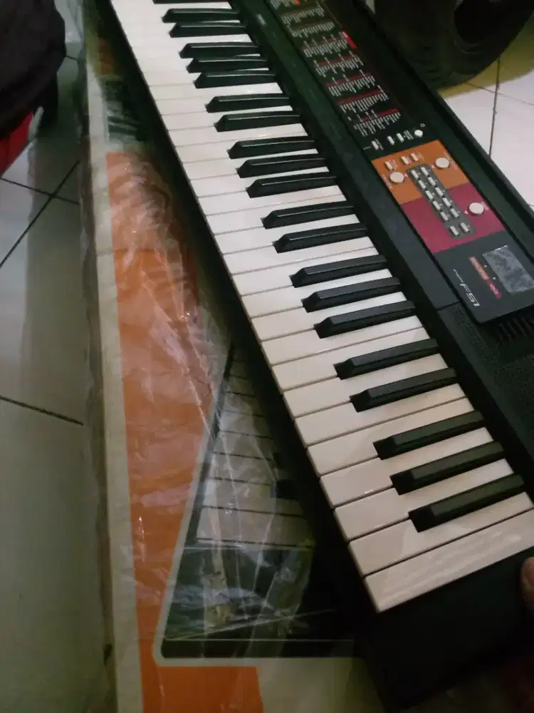 Yamaha piano f 51 like new