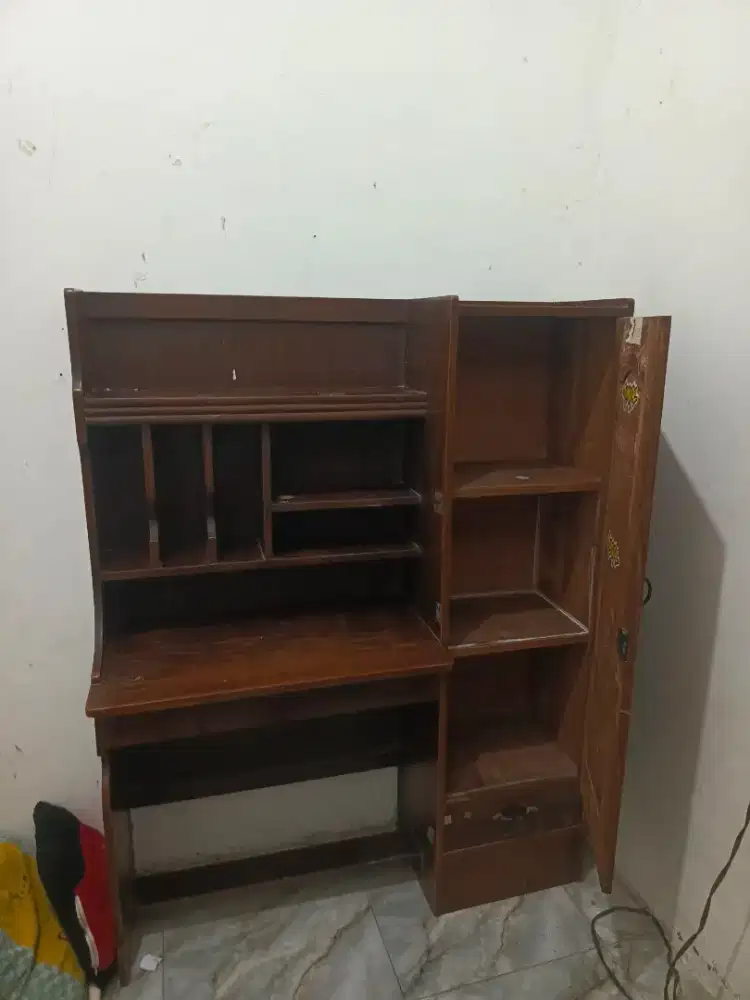 Meja belajar jati