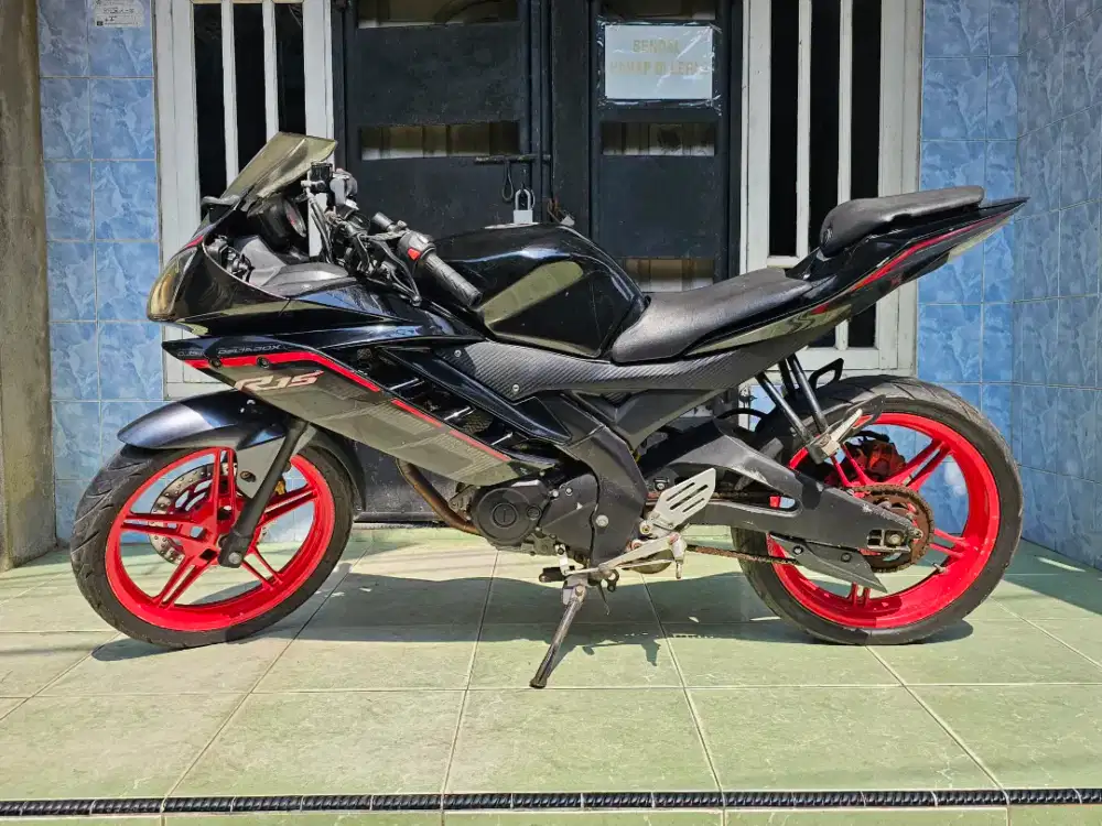 Yamaha R15 V2 2015