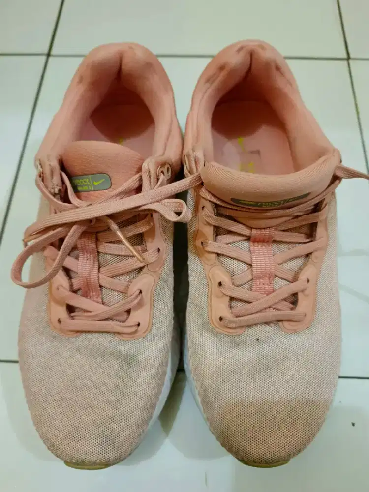 Sepatu Nike cewek