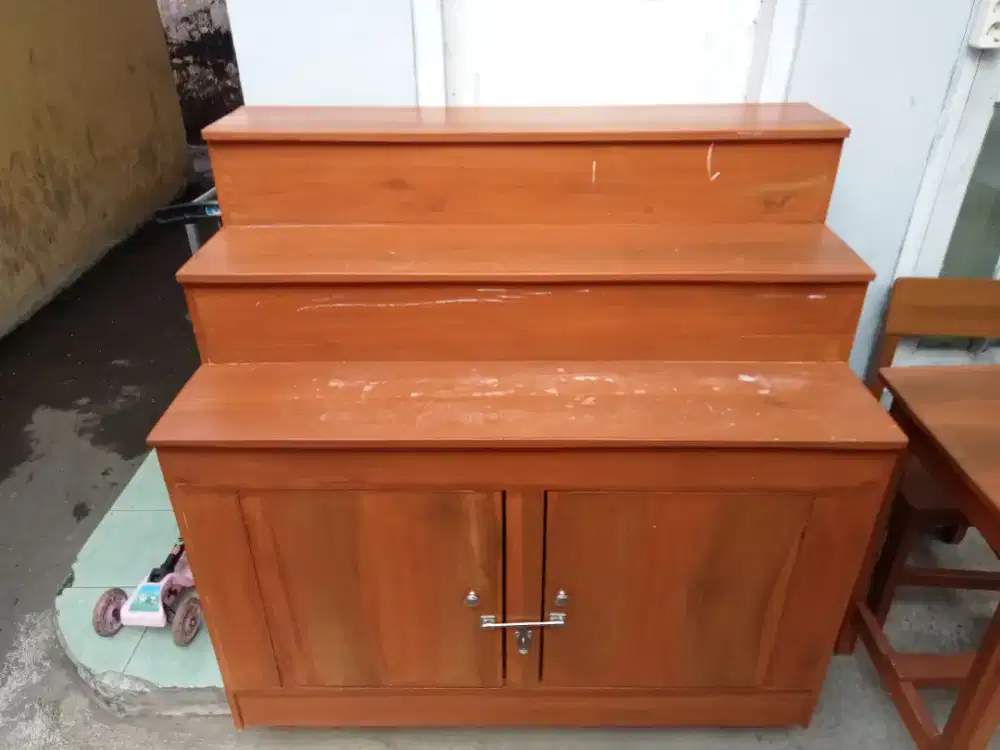 Perlengkapan Meja Lesehaan
