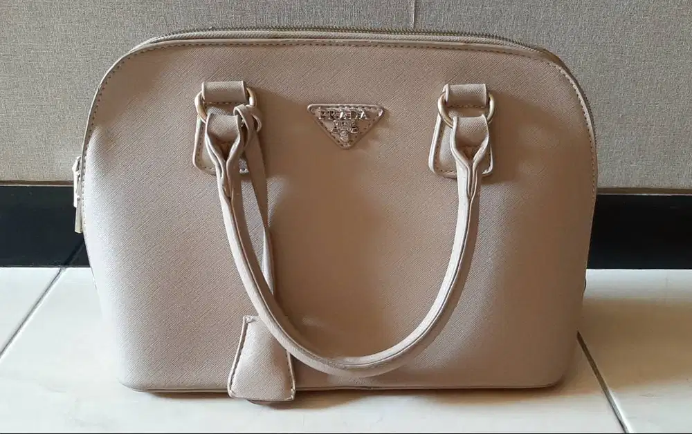 Tas Tangan Wanita Cream Model Prada Bagus