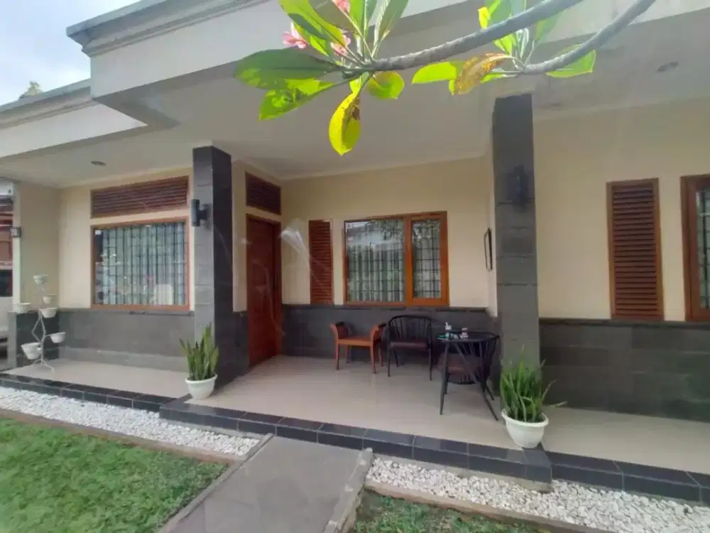 Rumah Besar Hook Sangat Terawat di Bumi Kopo Kencana Bandung