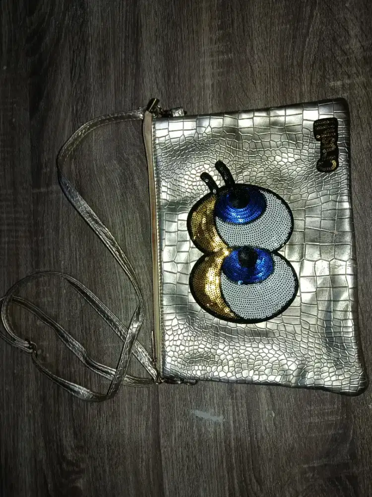 Tas Sling Bag Motif Mata