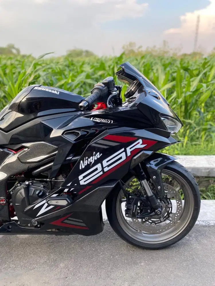 Kawasaki ZX25r 2021 ABS RED CASIS