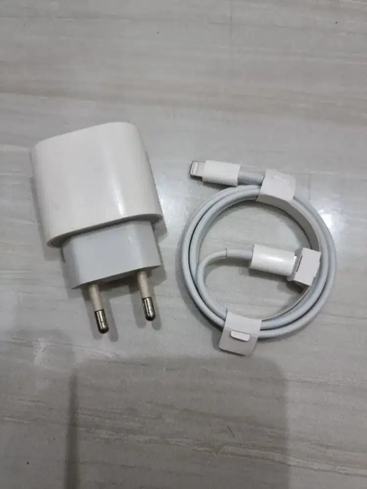 Jual charger ori iphone dan kabel data iphone 13