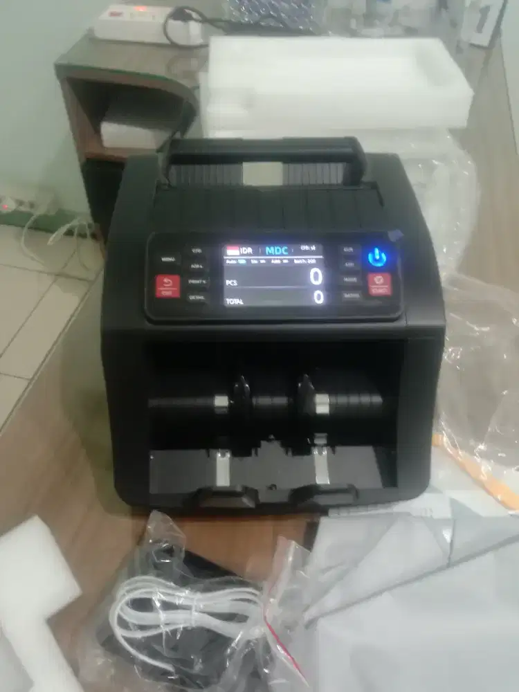 Mesin penghitung uang CashTek ST7800