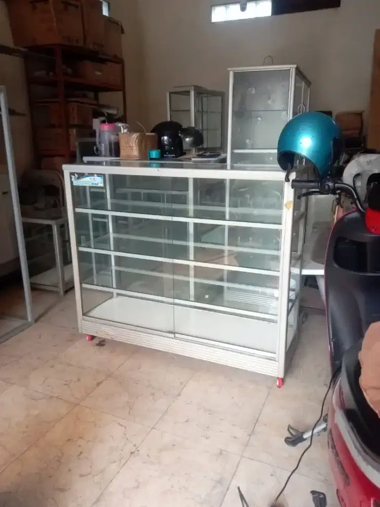 ETALASE BEKAS 1 METER
