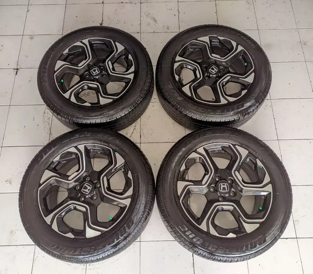 R18 original CRV prestige super mulus+Ban Bridgestone masih 90% 2022