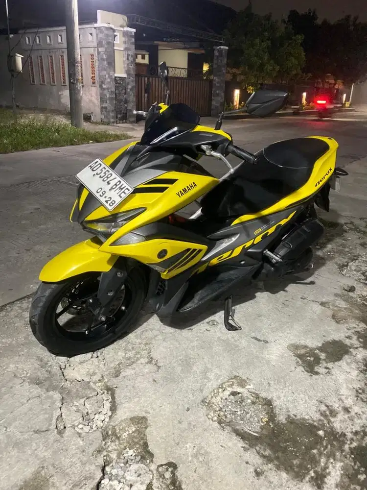 Yamaha aerox 2018 vva kuning istimewa