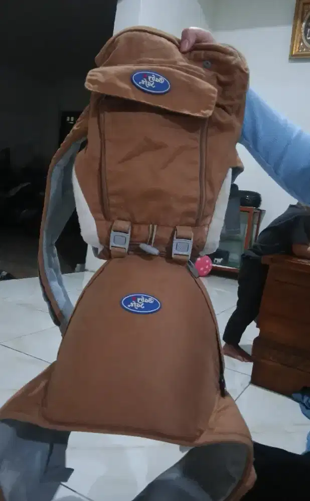 Baby safe hipseat