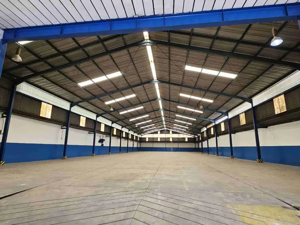 gudang di sewa di cengkareng luas 2100m2
