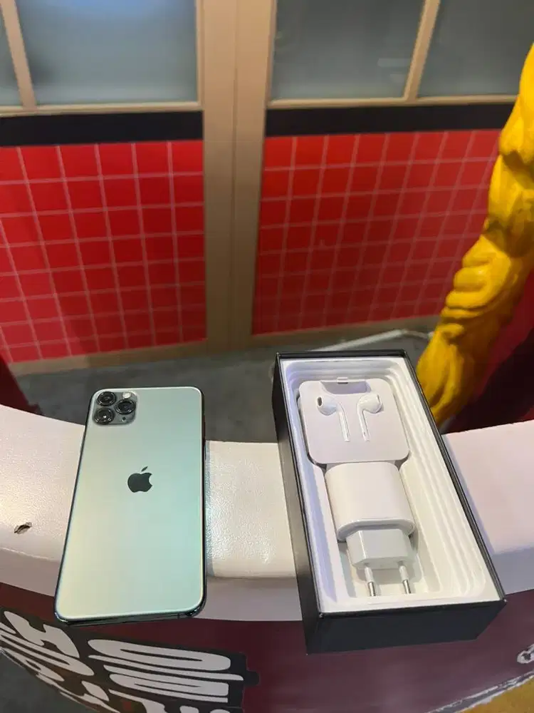 iphone 11 pro max 256gb original masih baru yes